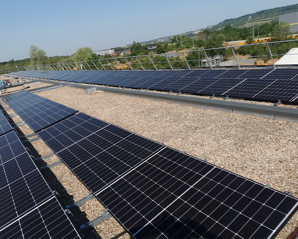 Panneaux photovoltaïques sur les toits de Poitiers