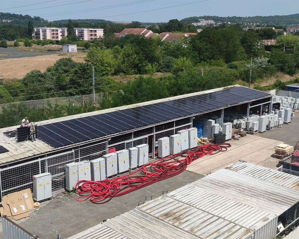 Pose de panneaux photovoltaïques chez GCC Poitiers